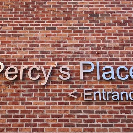 For Students Only - Percys Place In Apartamento