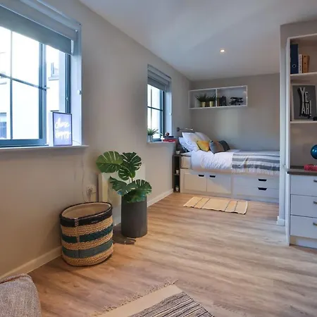 For Students Only - Percys Place In * York