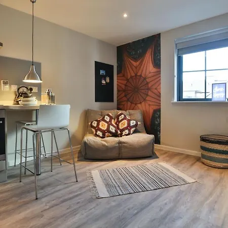 Apartamento For Students Only - Percys Place In *