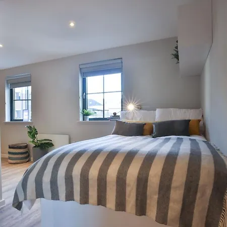Apartamento For Students Only - Percys Place In *